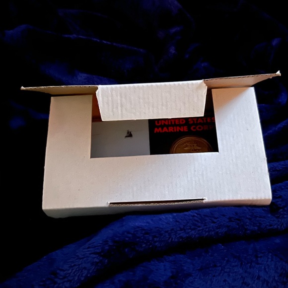 Marine Corps challenge coin in plastic case - Picture 3 of 4